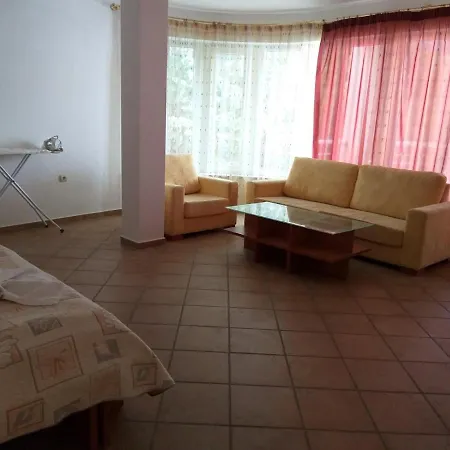 Perla First Line Apartment