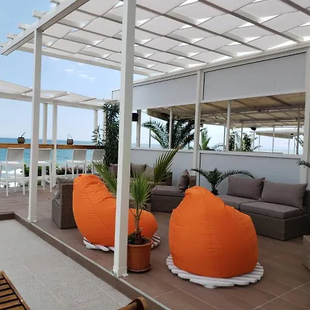 Perla First Line Apartment *