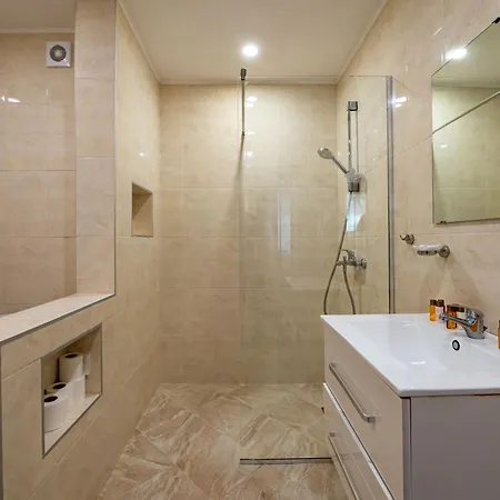 Perla First Line Apartment *