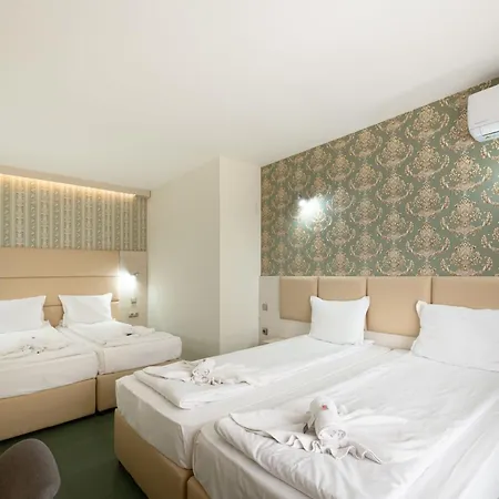 Perla First Line Apartment
