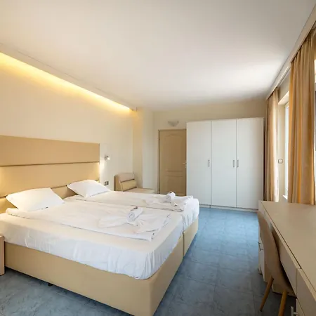 Perla First Line Apartment Nesebar